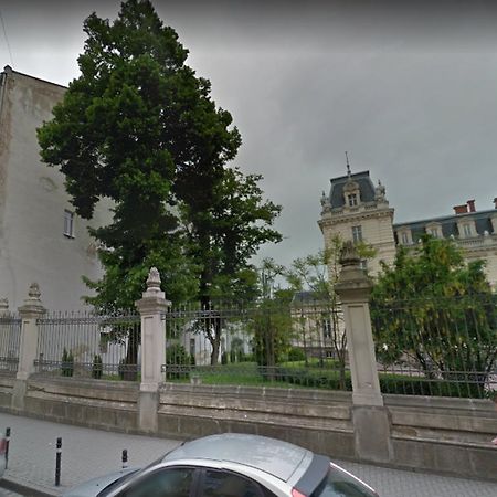 Студия С Дизайнерским Ремонтом Lviv Exteriör bild